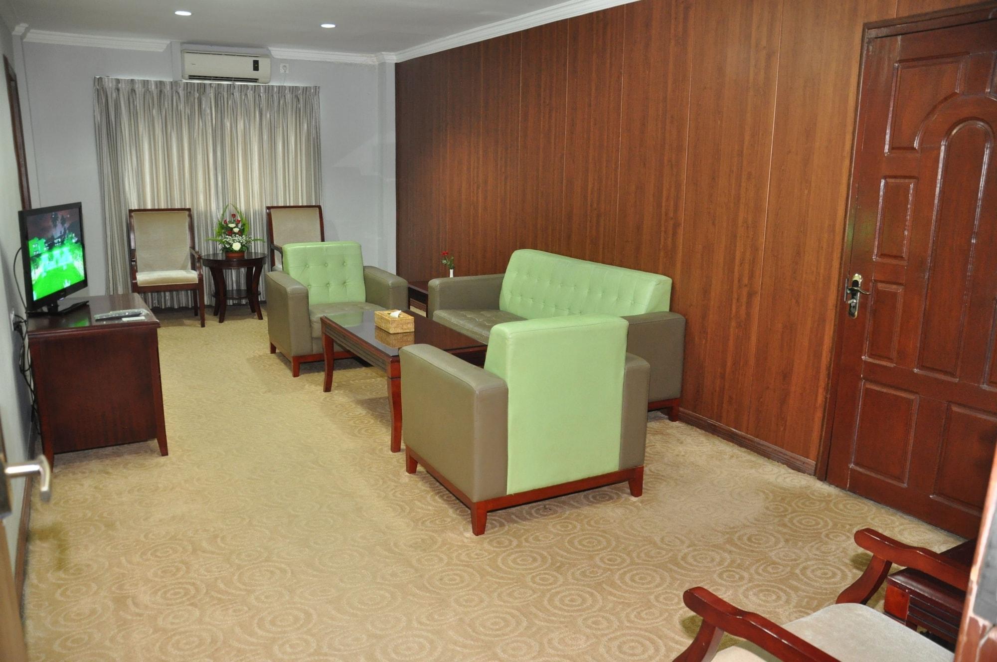 Green Leaf Hotel Yangon Luaran gambar