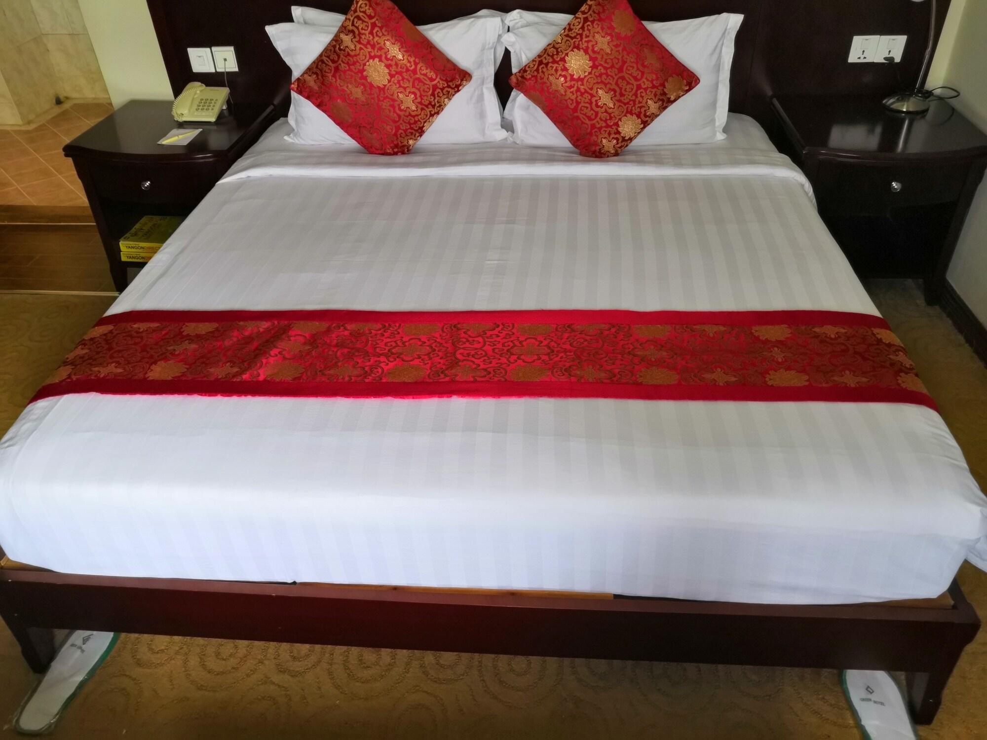 Green Leaf Hotel Yangon Luaran gambar