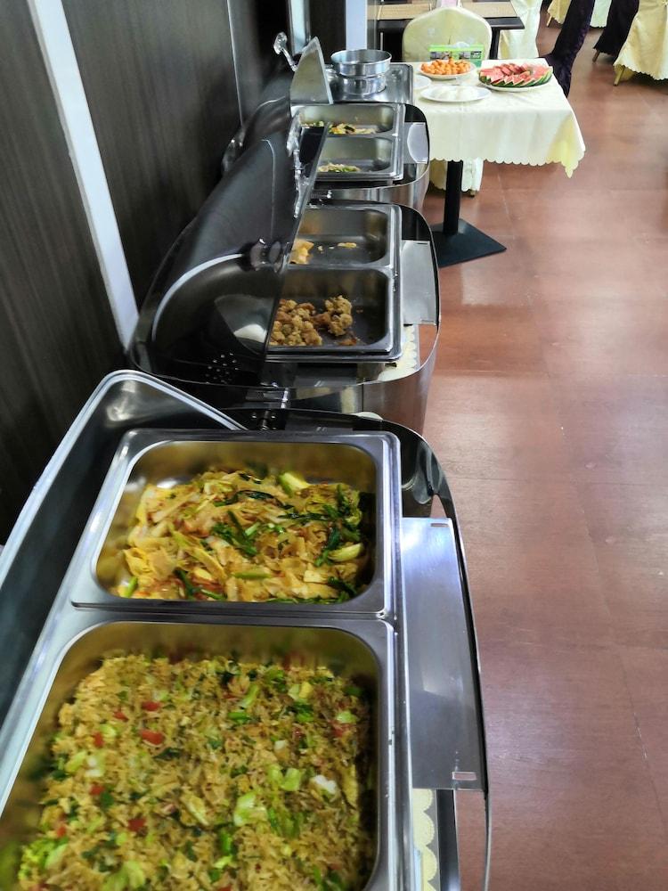 Green Leaf Hotel Yangon Luaran gambar