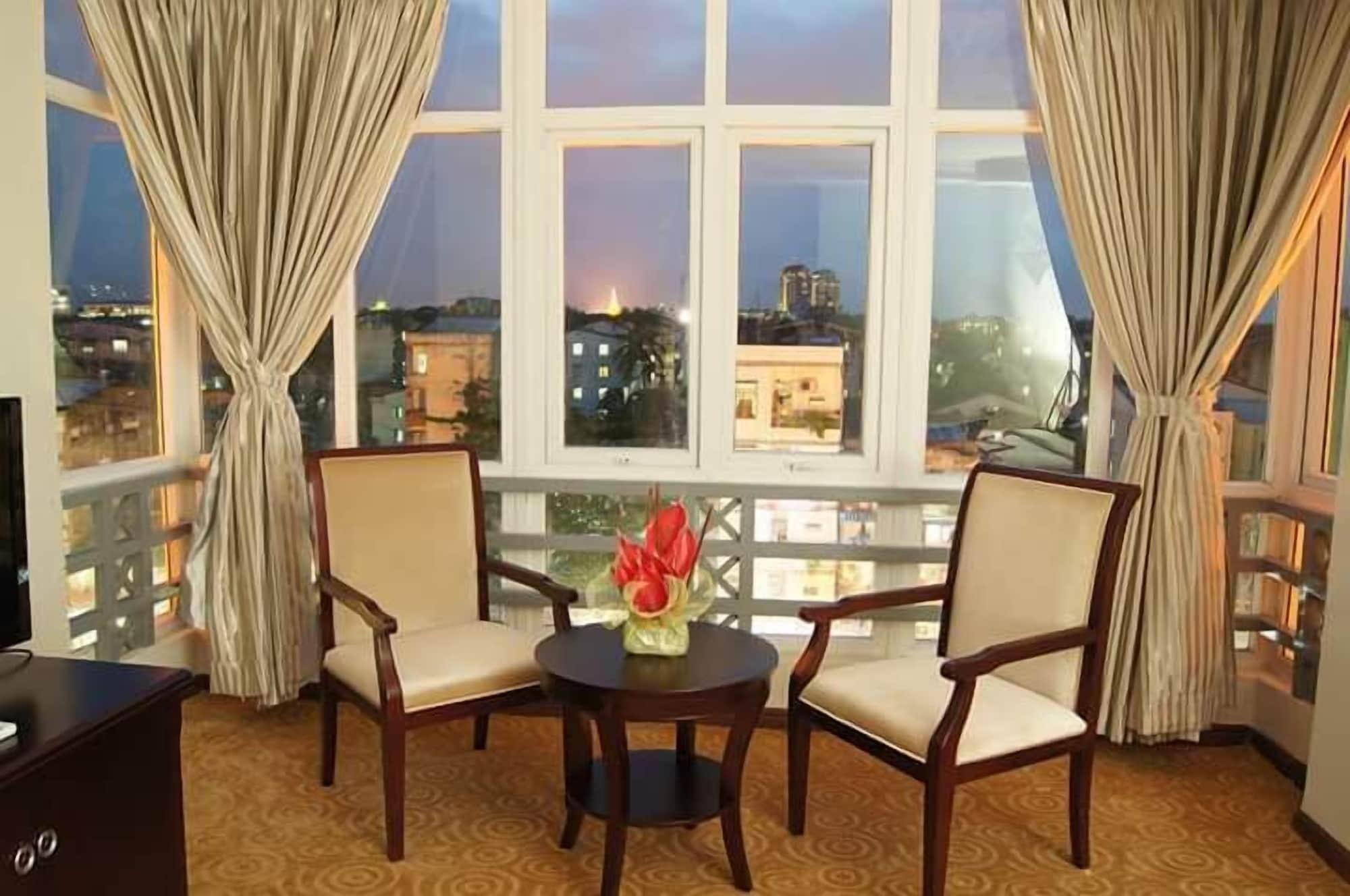 Green Leaf Hotel Yangon Luaran gambar