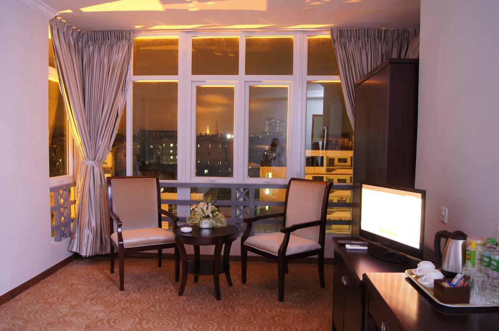Green Leaf Hotel Yangon Luaran gambar