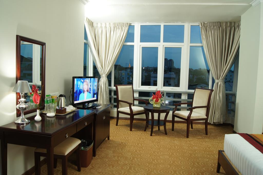Green Leaf Hotel Yangon Luaran gambar
