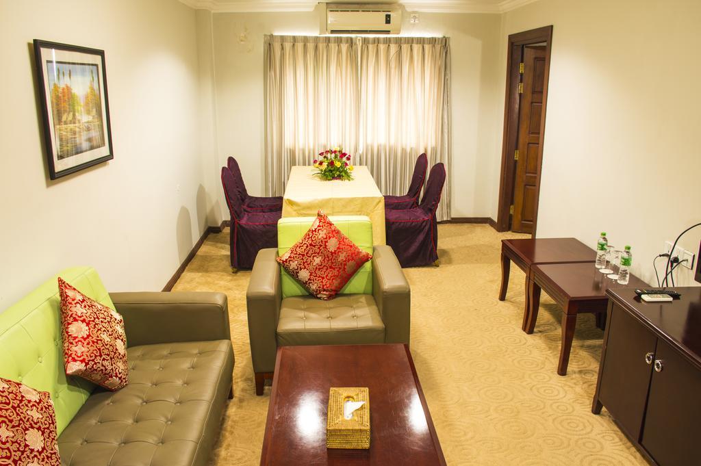 Green Leaf Hotel Yangon Luaran gambar