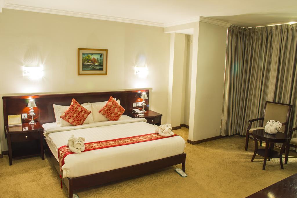 Green Leaf Hotel Yangon Luaran gambar