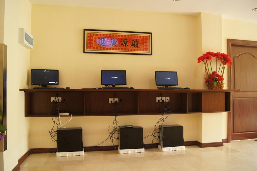 Green Leaf Hotel Yangon Luaran gambar
