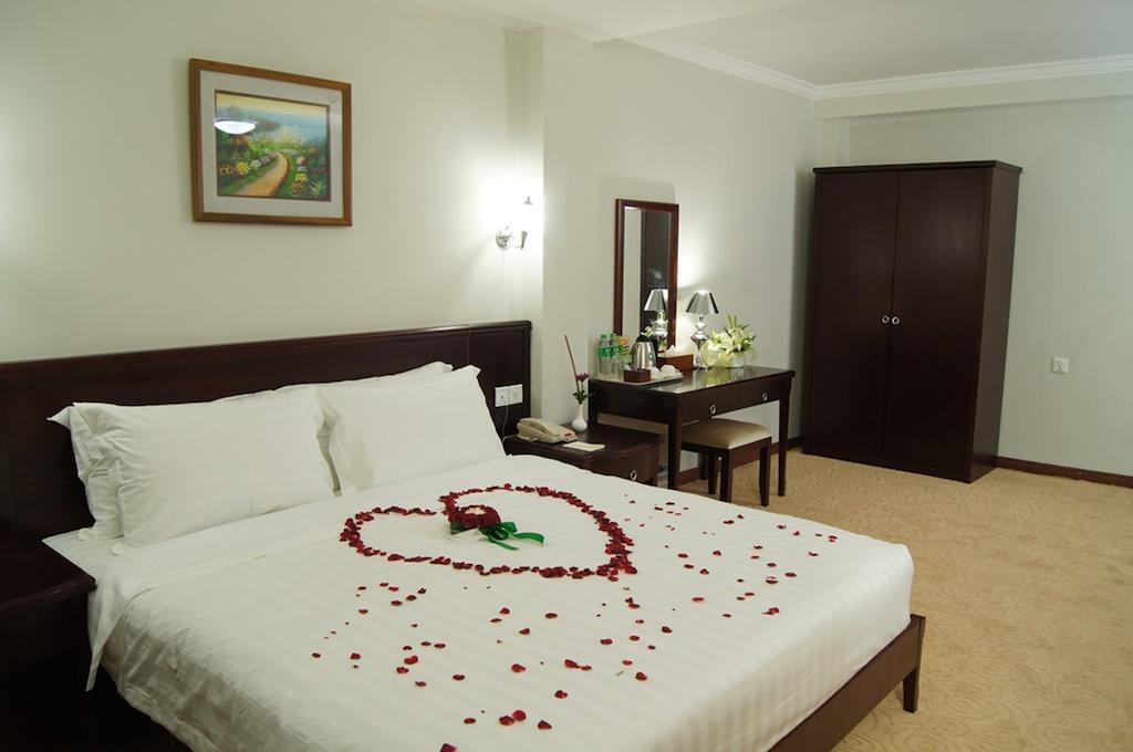 Green Leaf Hotel Yangon Luaran gambar