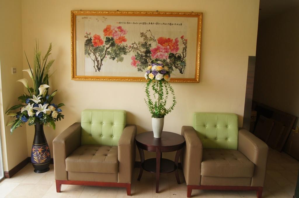 Green Leaf Hotel Yangon Luaran gambar