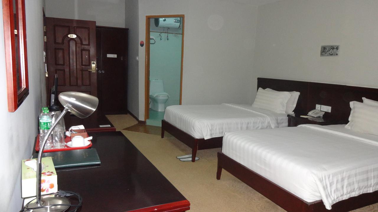 Green Leaf Hotel Yangon Luaran gambar