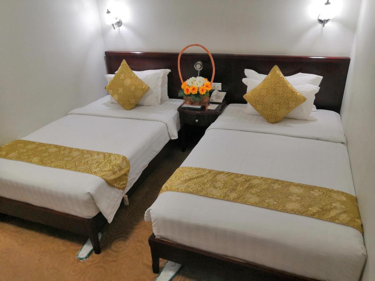 Green Leaf Hotel Yangon Luaran gambar