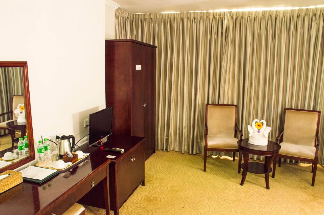 Green Leaf Hotel Yangon Luaran gambar