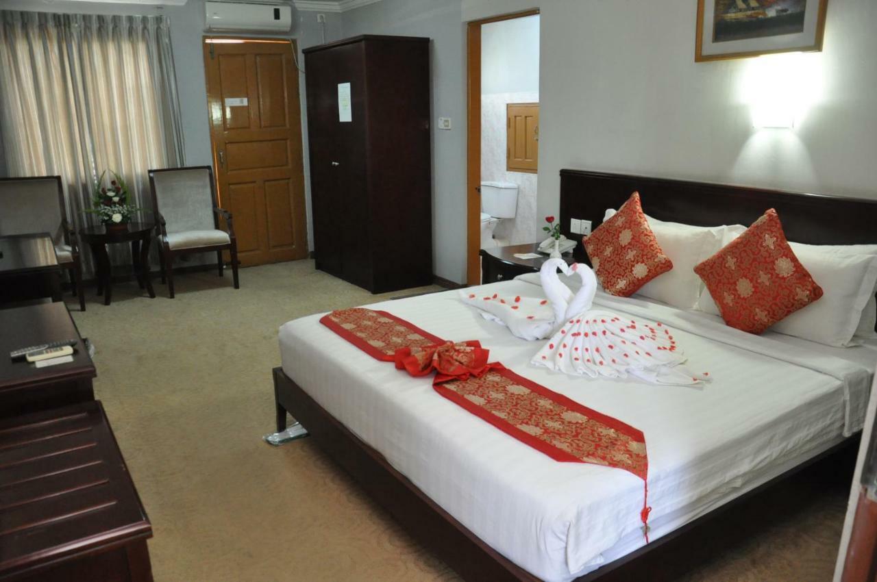 Green Leaf Hotel Yangon Luaran gambar