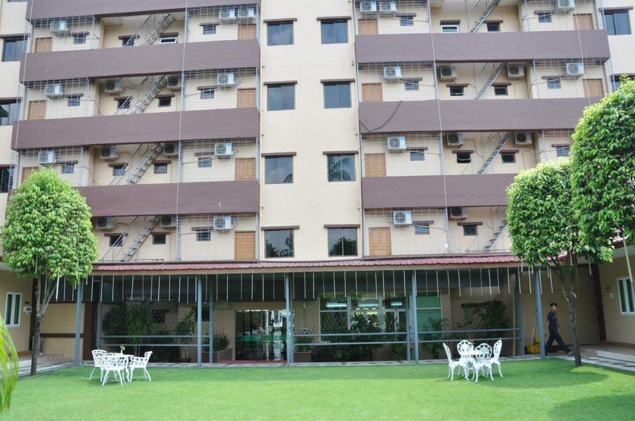 Green Leaf Hotel Yangon Luaran gambar